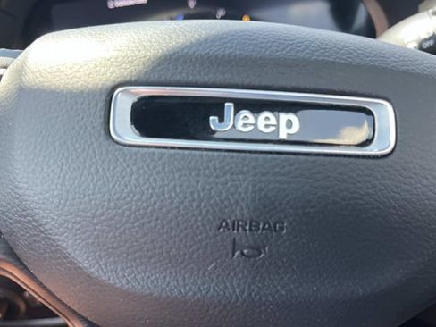 Used 2023 Jeep Grand Cherokee L Laredo AWD/4WD image 39