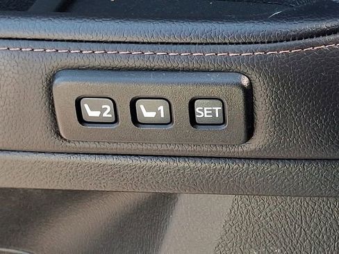 Used 2022 Toyota 4Runner Limited AWD/4WD image 28