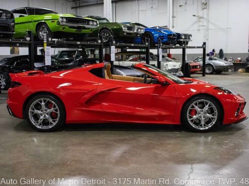 Used 2021 Chevrolet Corvette Stingray Premium Cpe w/ Z51 Performance Package RWD image 9