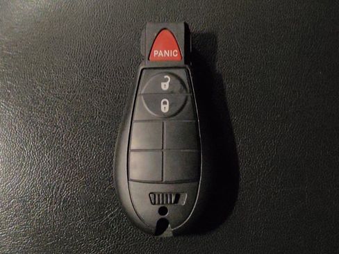 Used 2019 Jeep Cherokee Latitude w/ Popular Appearance Group image 32