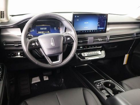 New 2026 Lincoln Corsair Premiere FWD image 2