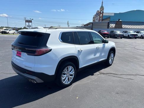 Used 2026 GMC Acadia Elevation w/ Elevation Premium Package FWD image 7