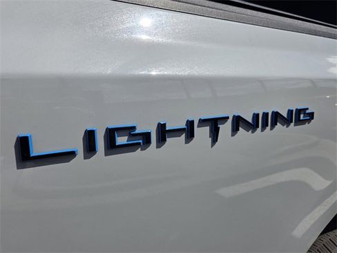 Used 2024 Ford F150 Lightning Platinum image 15