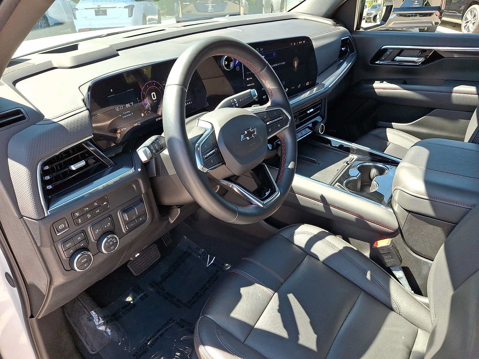 Used 2025 Chevrolet Suburban RST AWD/4WD image 16