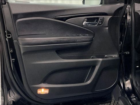 Used 2023 Honda Ridgeline Black Edition image 9