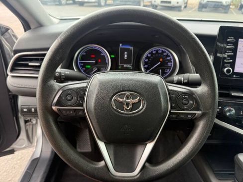 Used 2022 Toyota Camry LE FWD image 13