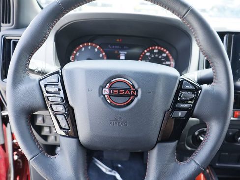 Used 2025 Nissan Frontier PRO-4X AWD/4WD image 11