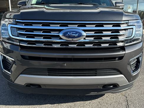 Used 2021 Ford Expedition Limited image 3