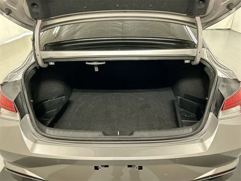 Used 2023 Hyundai Elantra Limited w/ Preferred Accessory Package image 23