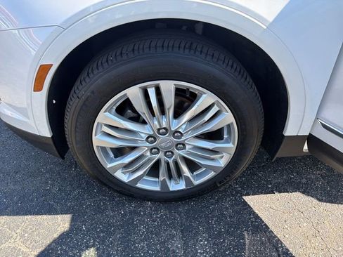Used 2017 Cadillac XT5 Premium Luxury FWD image 29