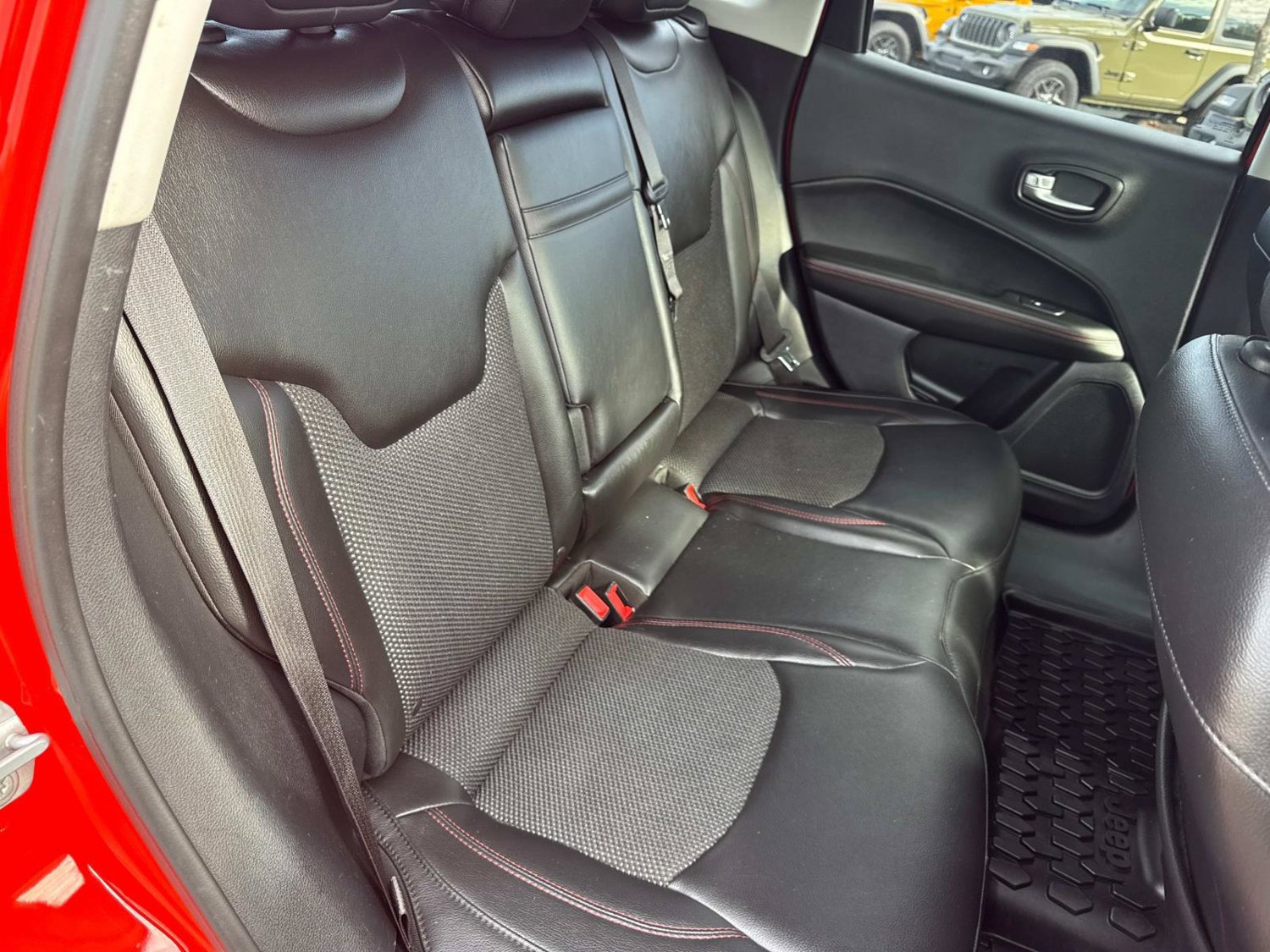 Used 2018 Jeep Compass Trailhawk w/ Cold Weather Group AWD/4WD image 20