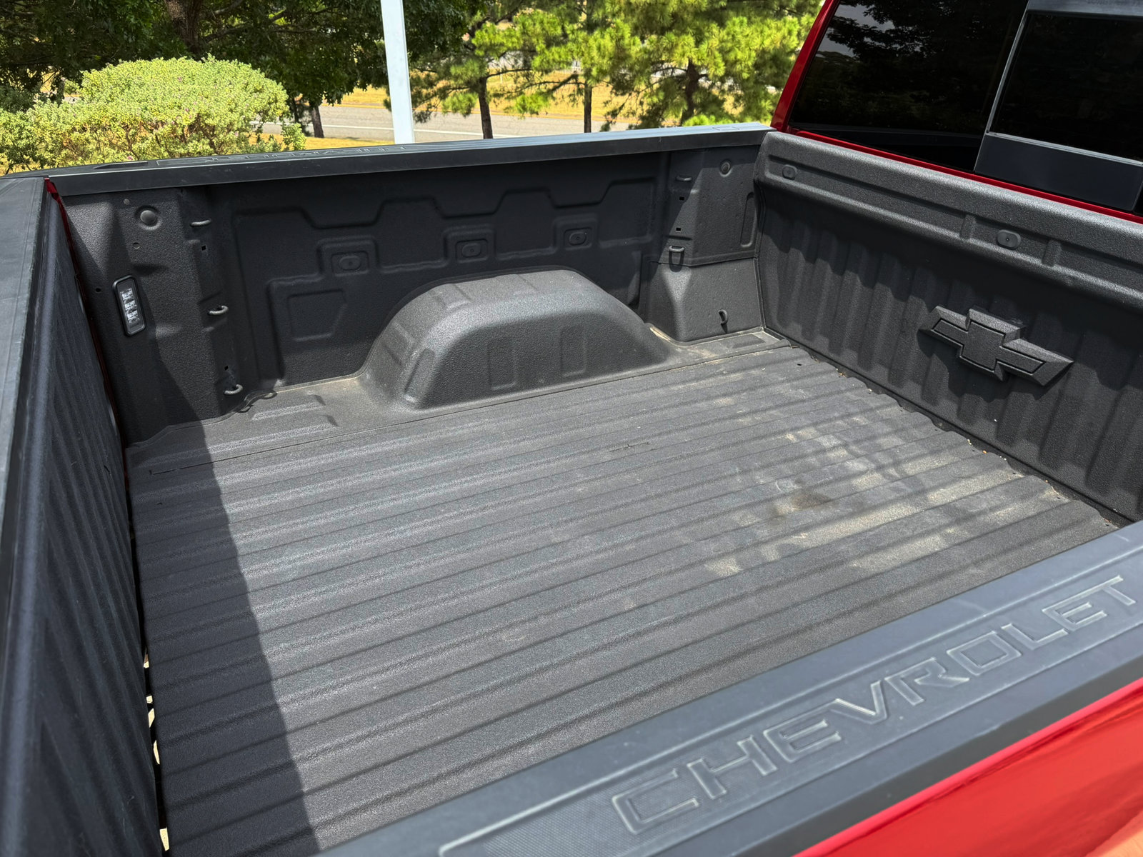 Used 2023 Chevrolet Silverado 1500 LT AWD/4WD image 10