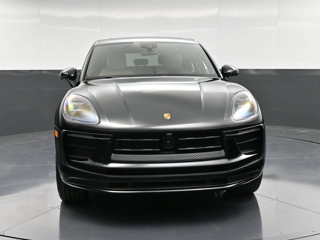 Certified 2026 Porsche Macan AWD/4WD image 11
