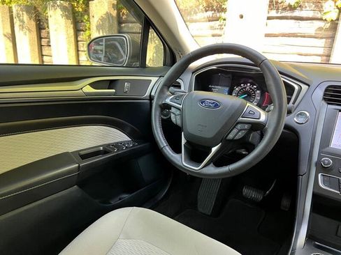 Used 2020 Ford Fusion SE w/ Equipment Group 151A image 12