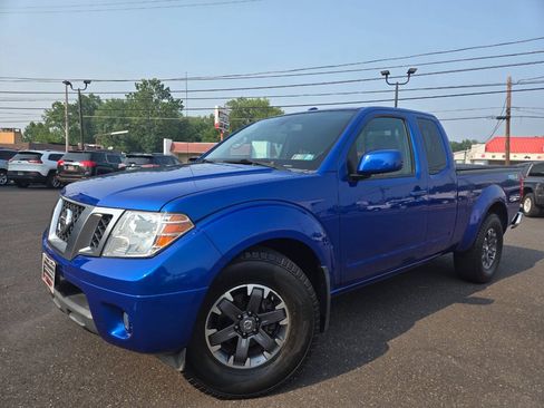 Used 2014 Nissan Frontier PRO-4X AWD/4WD image 2