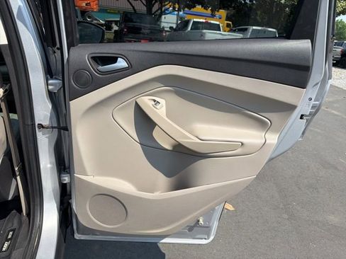 Used 2017 Ford Escape Titanium image 10