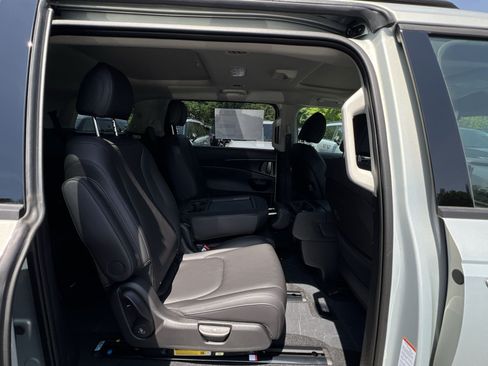 New 2026 Kia Carnival SX w/ SX Dark Edition Package FWD image 42