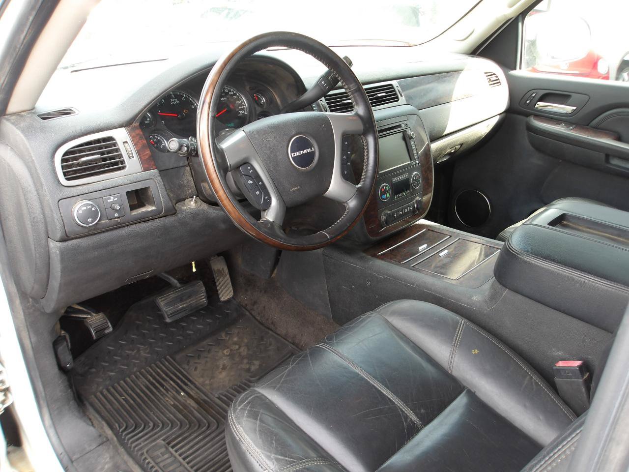 Used 2008 GMC Yukon XL Denali AWD/4WD image 9