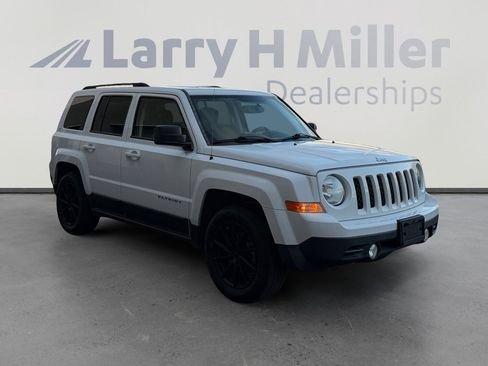 Used 2016 Jeep Patriot Sport w/ Power Value Group image 7