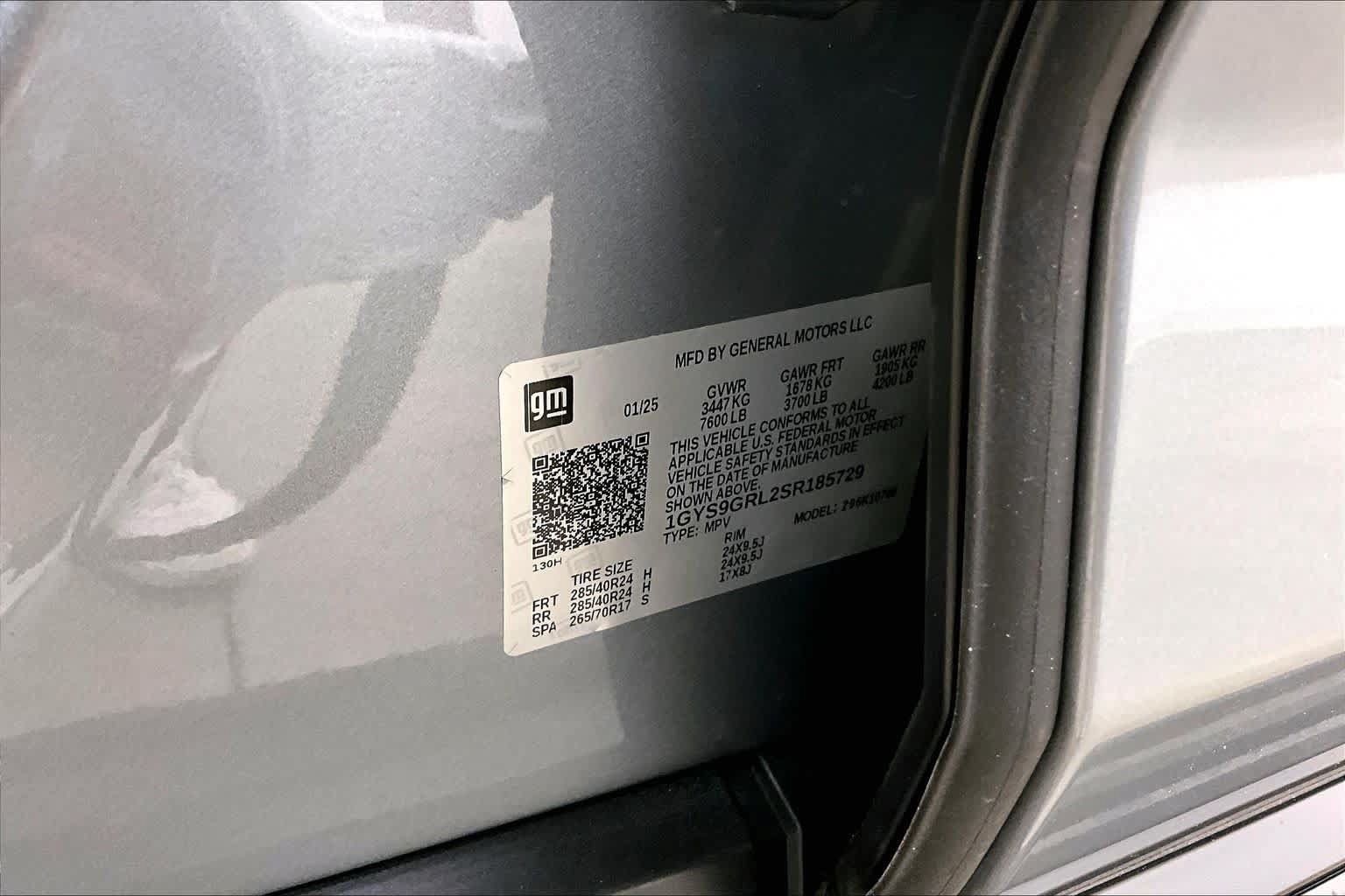 Used 2025 Cadillac Escalade Sport Platinum w/ LPO, Floor Liner Package AWD/4WD image 34