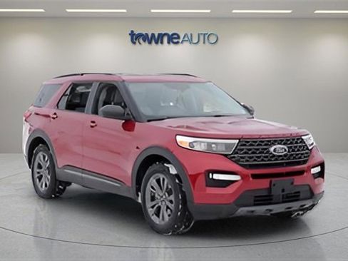 Used 2021 Ford Explorer XLT w/ Equipment Group 202A image 6