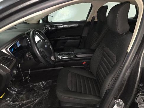 Used 2019 Ford Fusion SE FWD image 7