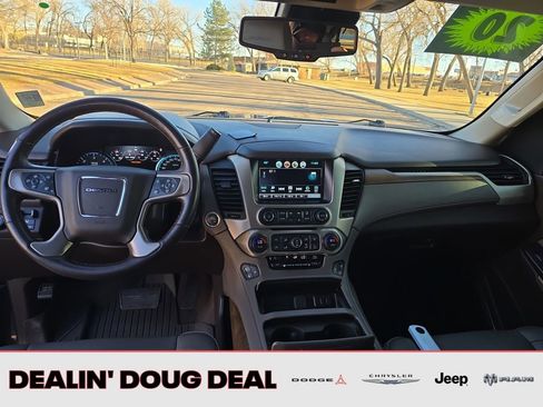 Used 2020 GMC Yukon Denali w/ Denali Premium Package image 13