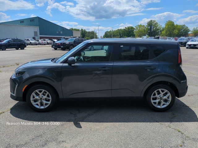 Used 2025 Kia Soul LX w/ LX Technology Package FWD image 8