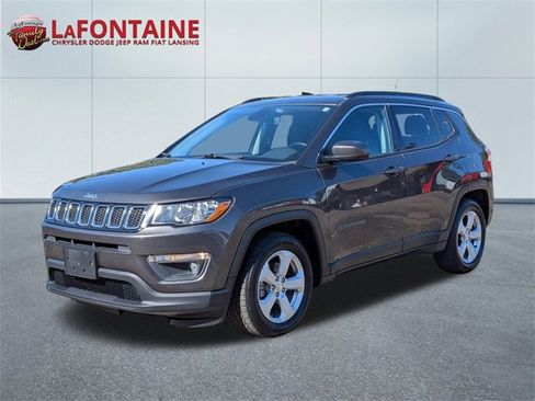 Used 2019 Jeep Compass Latitude image 1