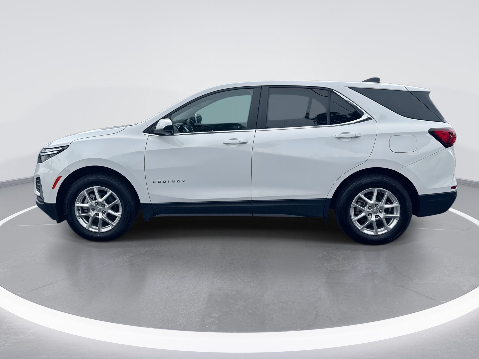 Used 2024 Chevrolet Equinox LT FWD image 7
