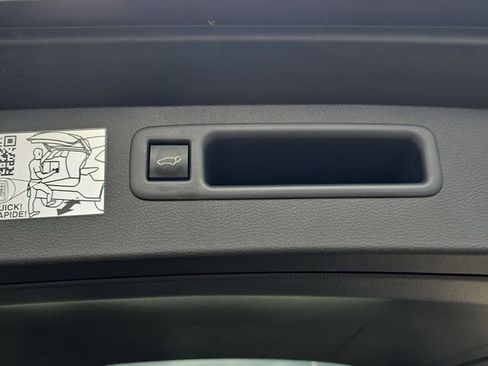 Certified 2024 Toyota Highlander XLE image 14