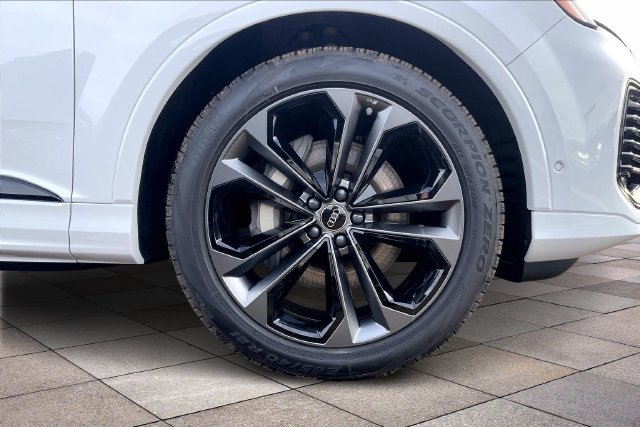 New 2026 Audi Q7 3.0T Premium Plus AWD/4WD image 11