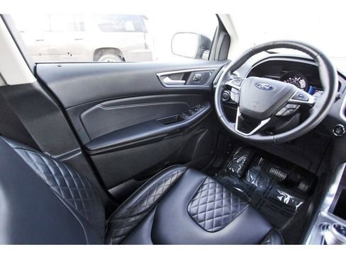 Used 2024 Ford Edge Titanium image 8