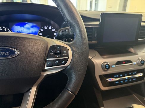 Used 2020 Ford Explorer XLT w/ Equipment Group 202A image 13