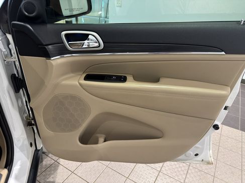 Used 2019 Jeep Grand Cherokee Limited w/ Trailer Tow Group IV RWD image 23