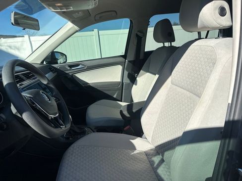 Used 2021 Volkswagen Tiguan S image 9