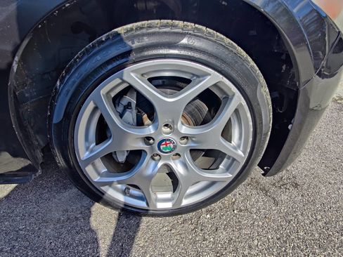 Used 2018 Alfa Romeo Giulia Ti w/ TI Performance Package image 26