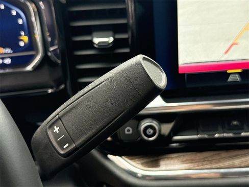 Used 2025 Chevrolet Silverado 1500 LT image 15