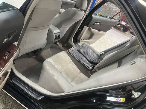 Used 2014 Toyota Camry XLE FWD image 26