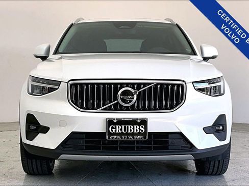 Certified 2023 Volvo XC40 B5 Ultimate w/ Protection Package Premier image 6
