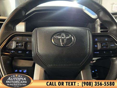 Used 2022 Toyota Tundra SR5 w/ SR5 Convenience Package AWD/4WD image 25