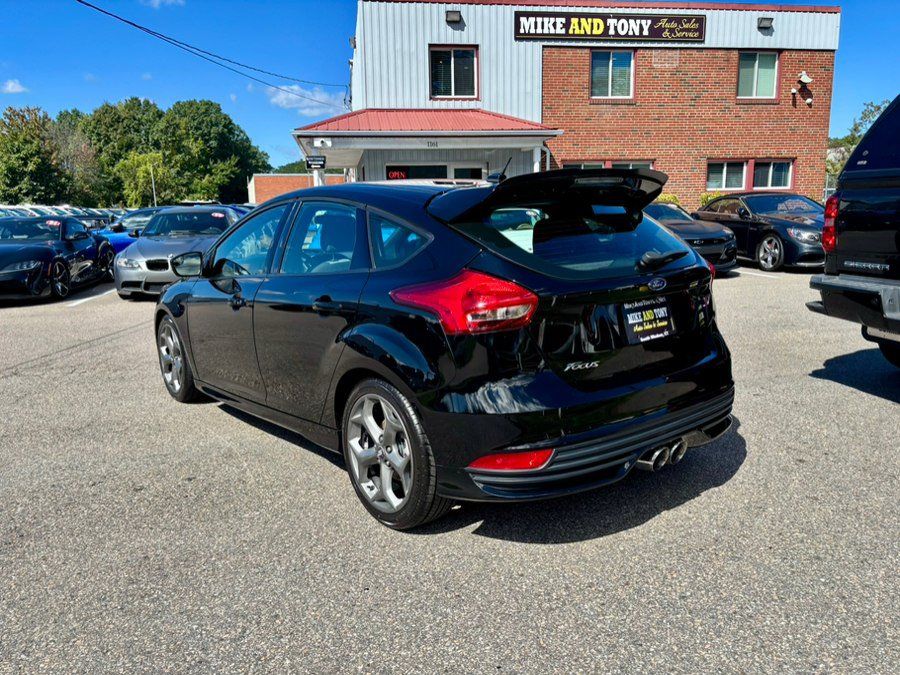 Used 2017 Ford Focus ST FWD image 8