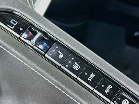 Used 2024 Chevrolet Corvette Stingray Preferred Cpe w/ Battery Protection Package RWD image 22