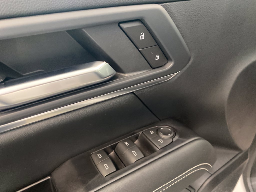 New 2027 GMC Terrain Elevation w/ Elevation Premium Package FWD image 11