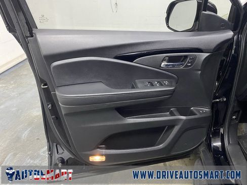 Used 2021 Honda Pilot Touring image 9