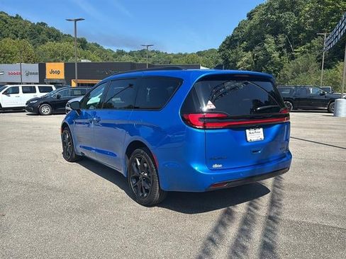 New 2027 Chrysler Pacifica Select AWD/4WD image 5