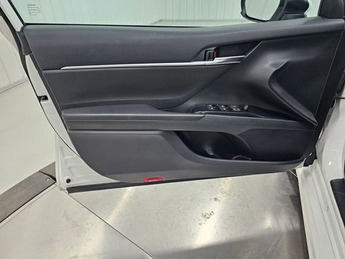 Used 2020 Toyota Camry SE image 24