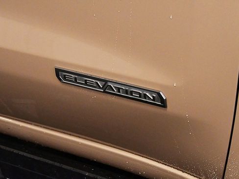 Used 2022 GMC Sierra 1500 Elevation image 11