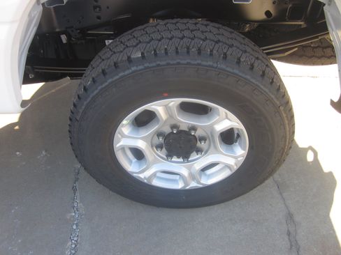 New 2026 Ford F250 XLT w/ FX4 Off-Road Package AWD/4WD image 7