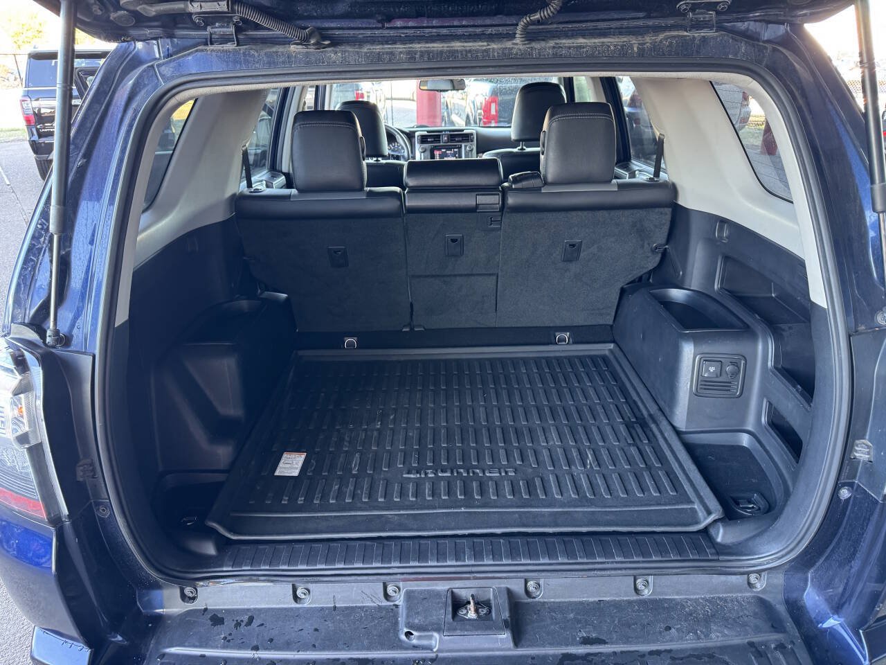 Used 2016 Toyota 4Runner SR5 Premium AWD/4WD image 13